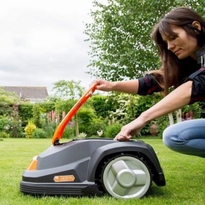 Yard Force Tondeuse à gazon robotisée SA900ECO, jusqu’à 900 m²