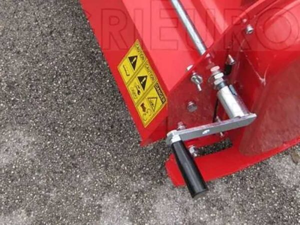 Fraise à tracteur série medium avec déport mécanique Agrieuro UR 168 – Image 2
