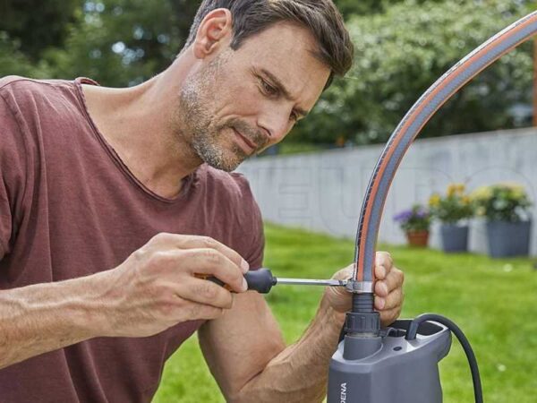 Pompe immergée à pression Gardena 5900/4 inox – pour eaux claires – 900W – Image 2