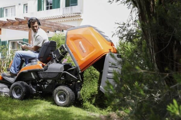 Tondeuse autoportée à coupe frontale HUSQVARNA RC318T – Image 6